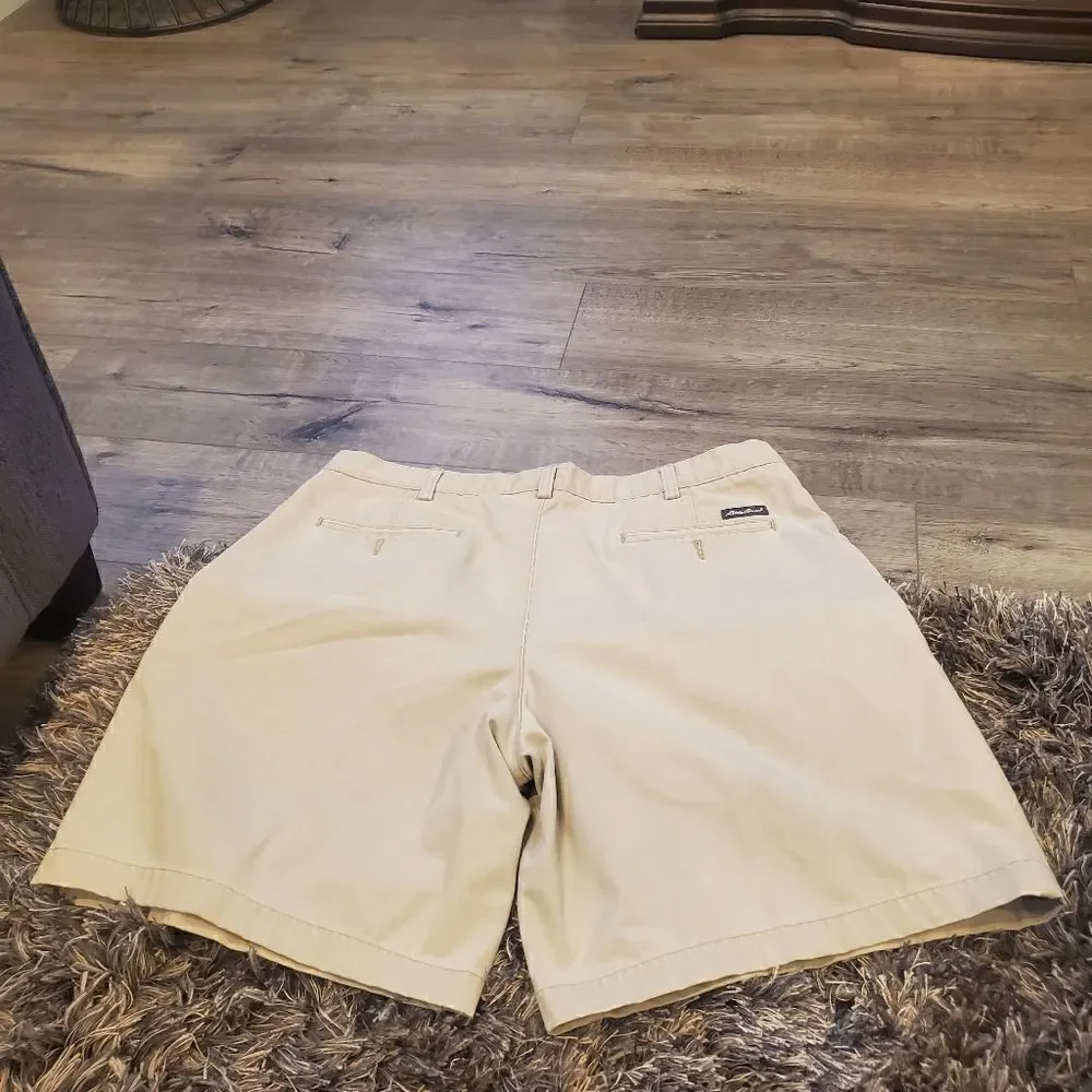 Mens Eddie Bauer Khaki Shorts 40